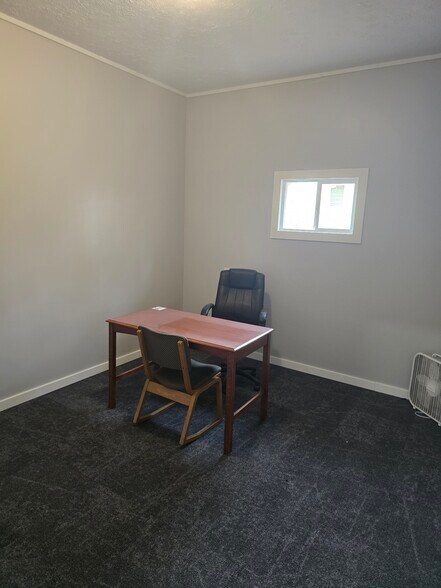More Photos Of 433 Oberlin Rd, Elyria Storefront Retail Office For Sale