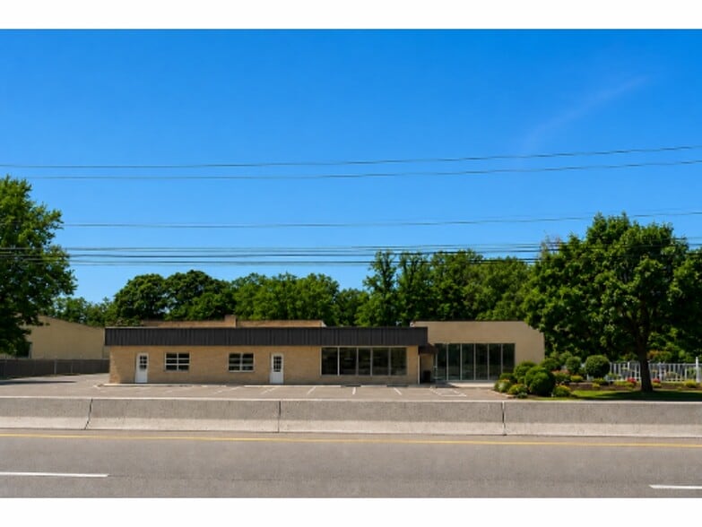 Primary Photo Of 1400 Rt-35, Middletown Showroom For Sale