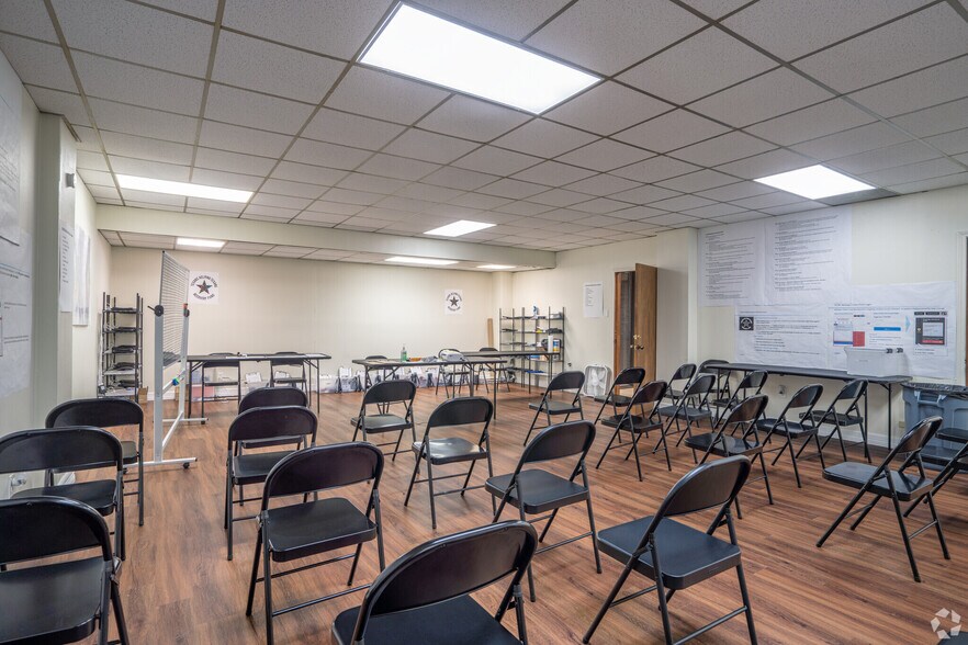 More Photos Of 3033 Bayshore Blvd, Pasadena Medical For Lease