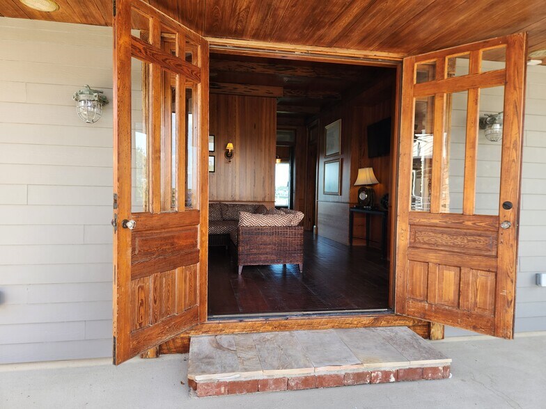More Photos Of 202 Marina Dr, Saint Simons Island Office For Lease