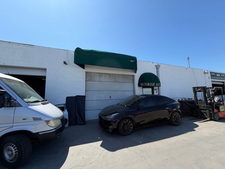 More Photos Of 7846-7848 Sepulveda Blvd, Van Nuys Warehouse For Sale