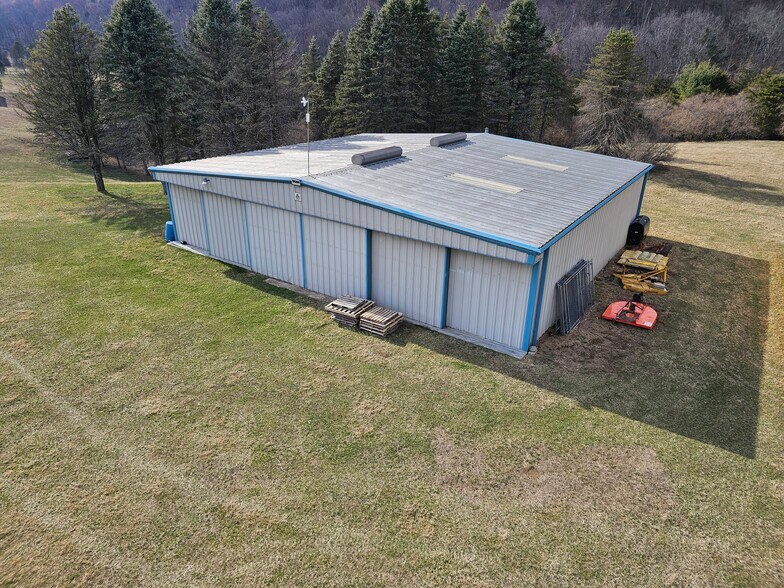 More Photos Of 351 Lower Cherry Valley Rd, Saylorsburg Airplane Hangar For Lease