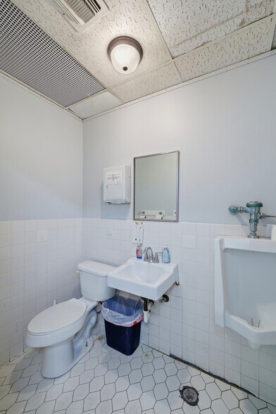More Photos Of 4795 Mcwillie Dr, Jackson Office For Sale