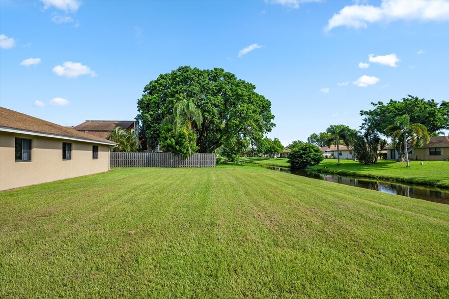More Photos Of 1262 The 12th Fairway, Wellington Apartments For Sale