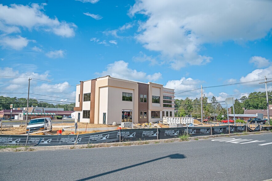 More Photos Of 2100 W County Line Rd, Jackson Office For Lease
