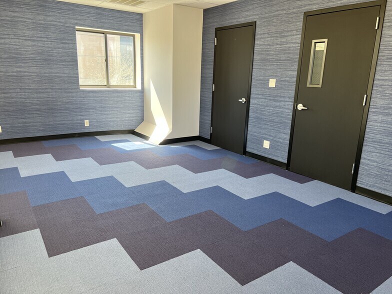 More Photos Of 183 Mineola Blvd, Mineola Office For Sale