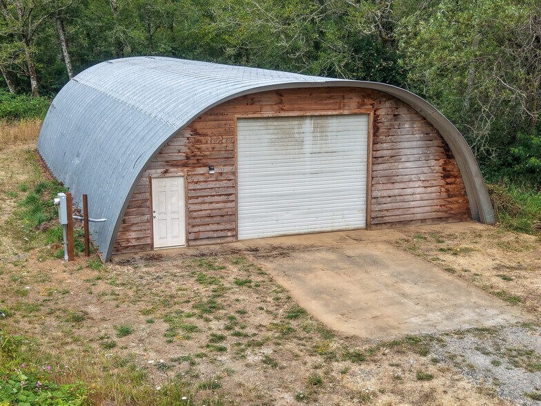 More Photos Of 92240 N Bank Ln, Coquille Warehouse For Lease