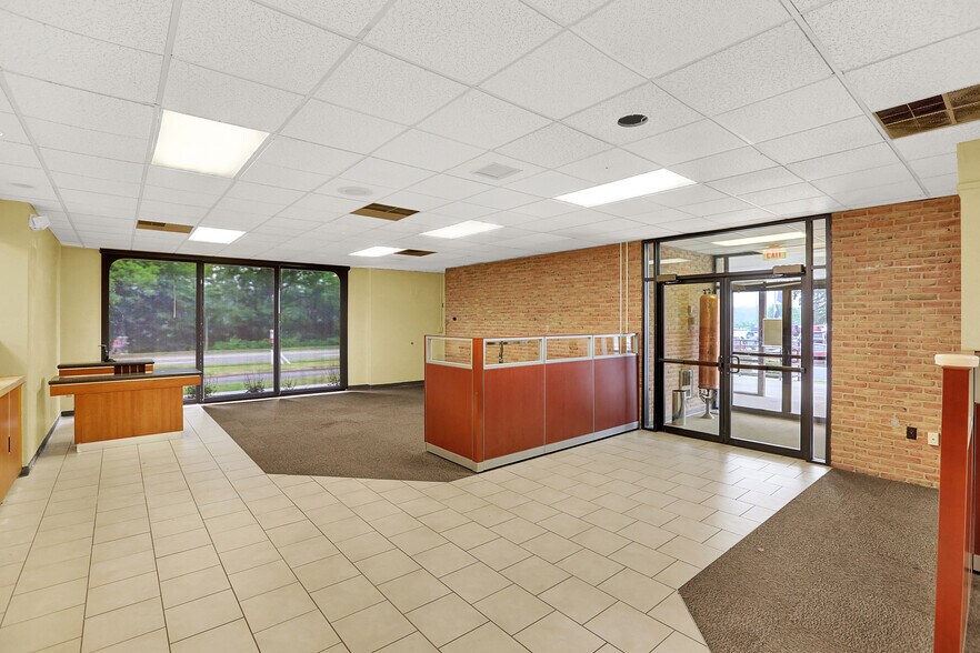 More Photos Of 3037 N Front St, Harrisburg General Retail For Sale