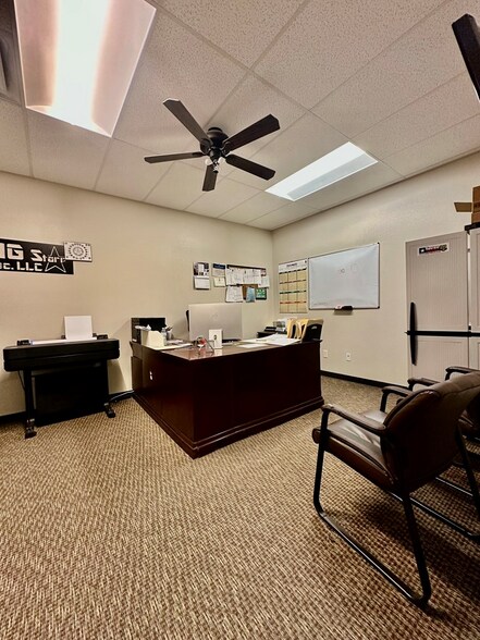 More Photos Of 602 US Highway 385 N, Seminole Flex For Sale