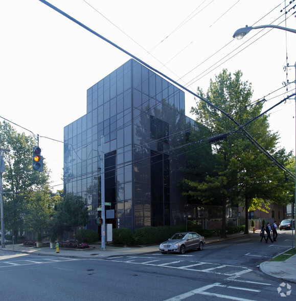 Primary Photo Of 231 Central Ave, White Plains Office For Lease