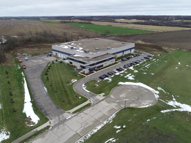 More Photos Of 155 W Dewey Dr, Mukwonago Manufacturing For Sale