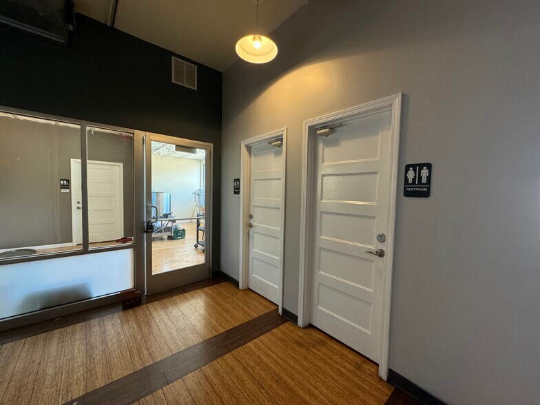 More Photos Of 115 S Main St, Chelsea Storefront Retail Office For Lease
