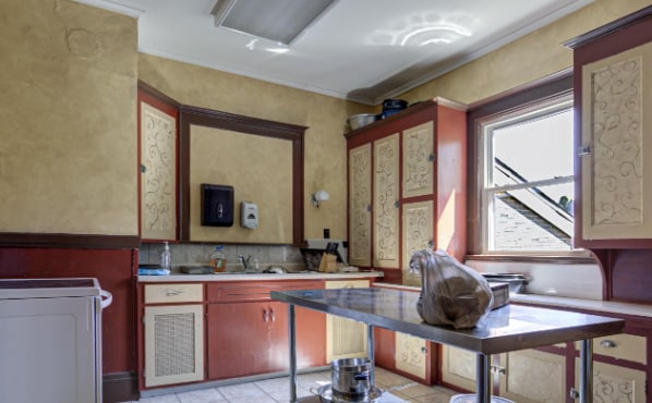 More Photos Of 634 Wisconsin St, Oshkosh Religious Facility For Sale