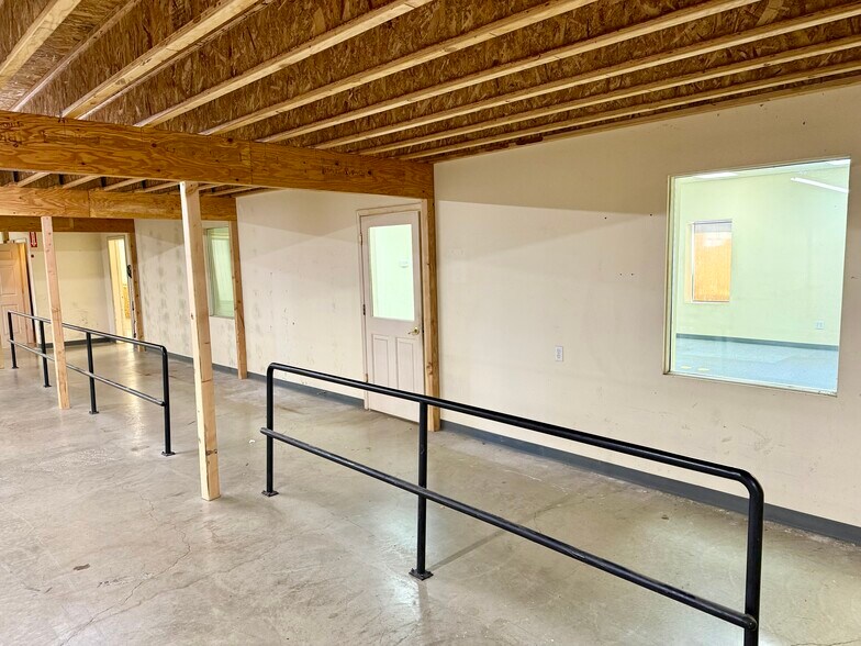 More Photos Of 12045 6300 Rd, Montrose Flex For Lease