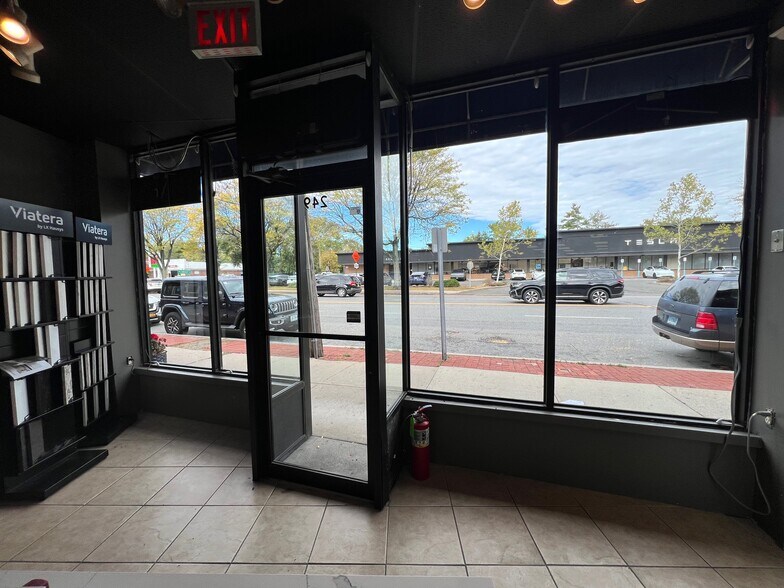 More Photos Of 237-247 Tarrytown Rd, White Plains Storefront For Lease