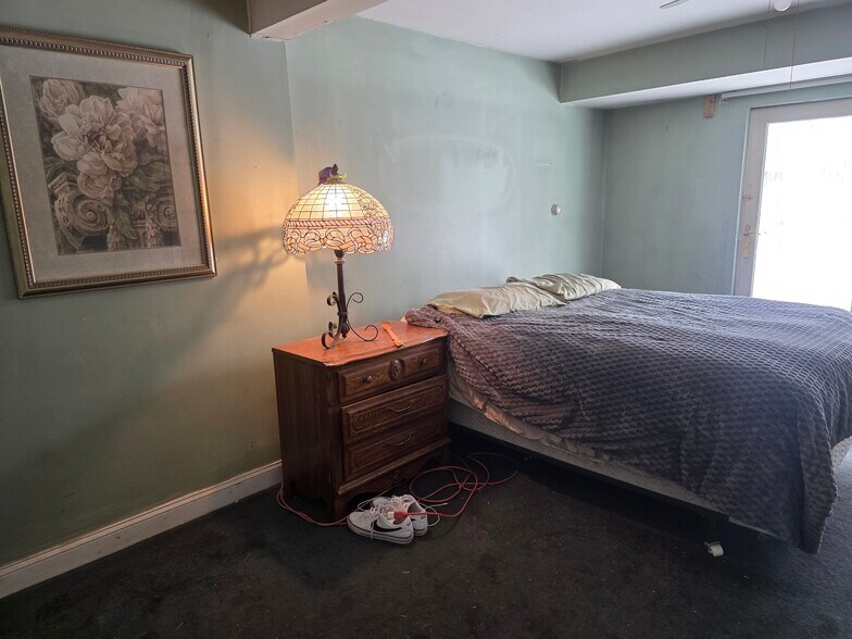 More Photos Of 56 Old State Route 12, Frenchtown Showroom For Sale