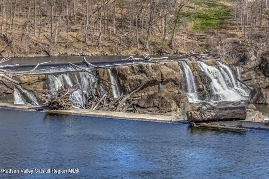 More Photos Of 155 Main St, High Falls Restaurant For Sale
