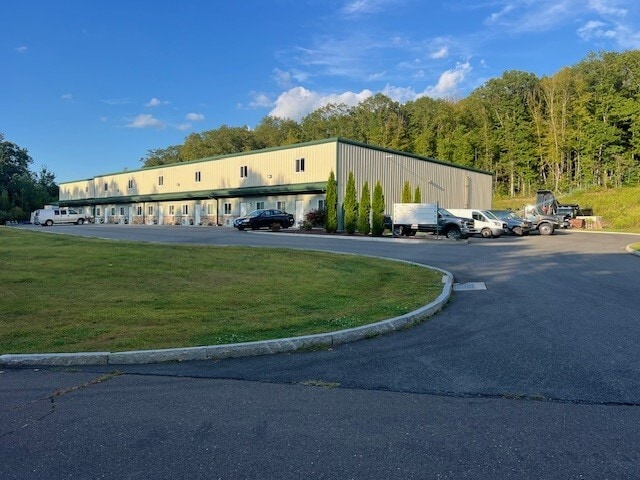 More Photos Of 5 Morse Rd, Oxford Warehouse For Lease