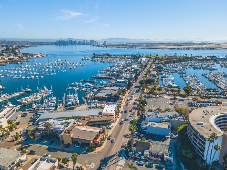 More Photos Of 2725-2727 Shelter Island Dr, San Diego Storefront Retail Office For Lease
