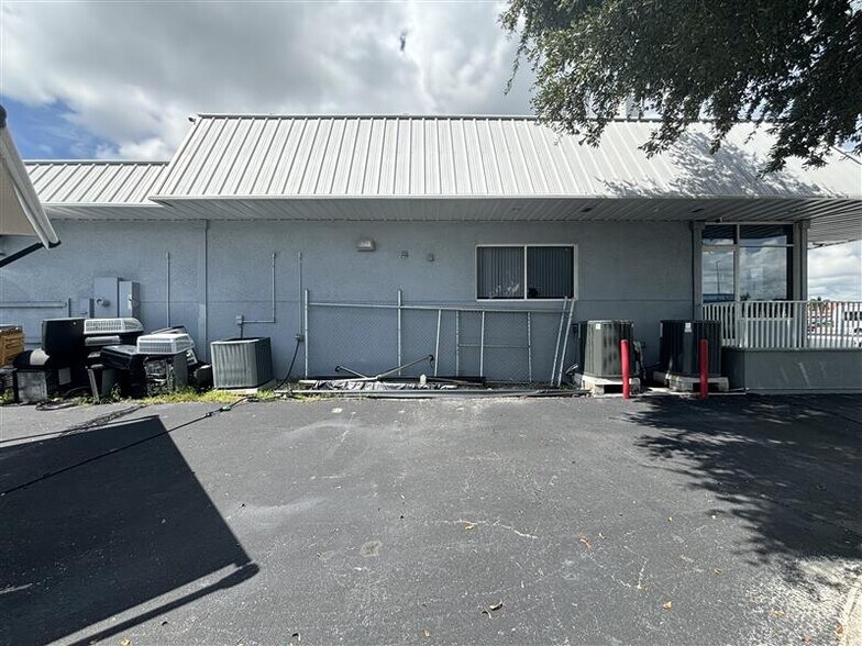 More Photos Of 4369 Tamiami Trl, Port Charlotte Auto Dealership For Lease