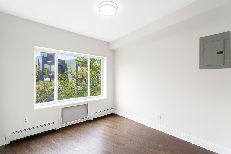More Photos Of 187 Woodpoint Rd, Brooklyn Apartments For Sale
