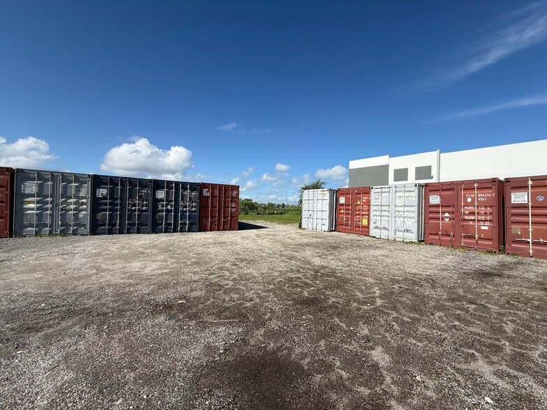 More Photos Of 325 Rand Yard Rd, Sanford Warehouse For Lease