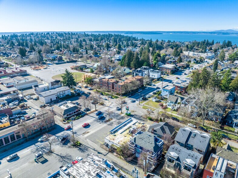 More Photos Of 4312 SW Admiral Way, Seattle Convenience Store For Sale