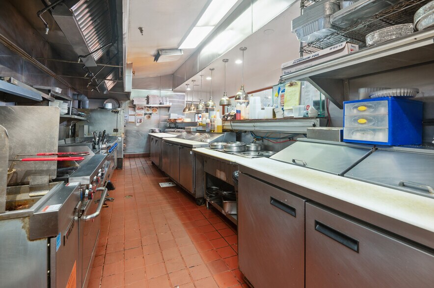 More Photos Of 16503 Whittier Blvd, Whittier Restaurant For Sale