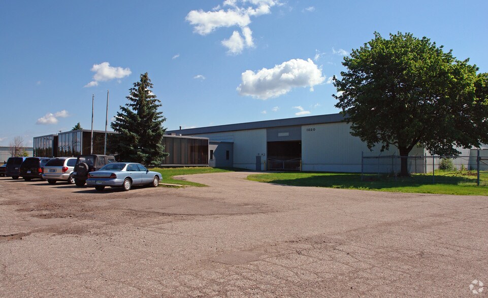 Primary Photo Of 1020 Doris Rd, Auburn Hills Warehouse For Sale