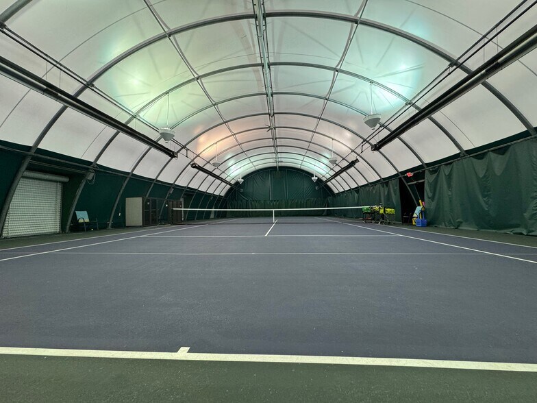 More Photos Of 80 Commercial Way, Springboro Sports And Entertainment For Sale