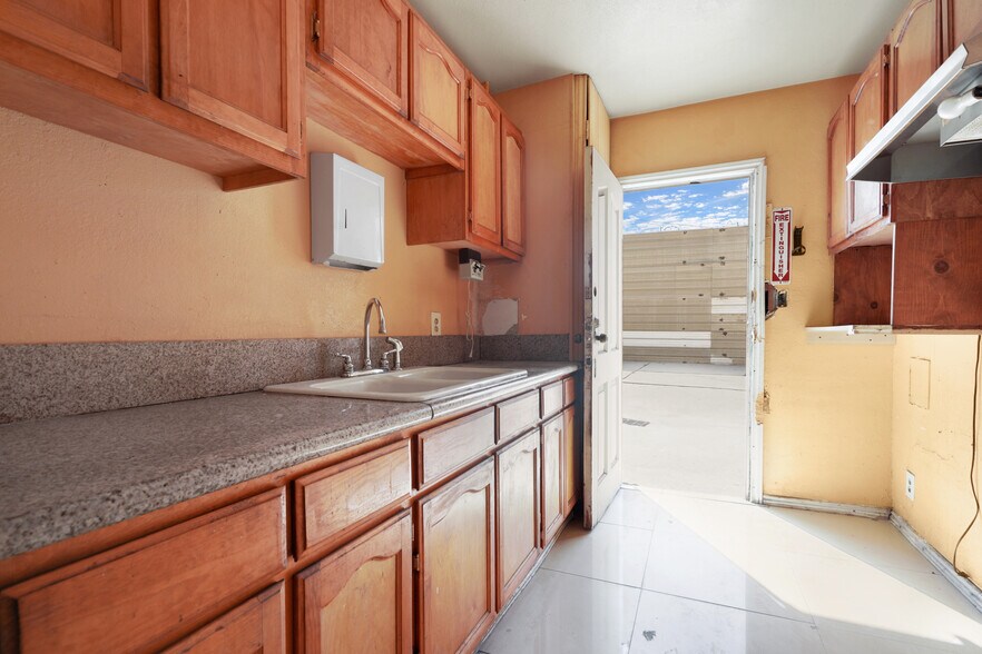 More Photos Of 1108 E 84th Pl, Los Angeles Religious Facility For Sale