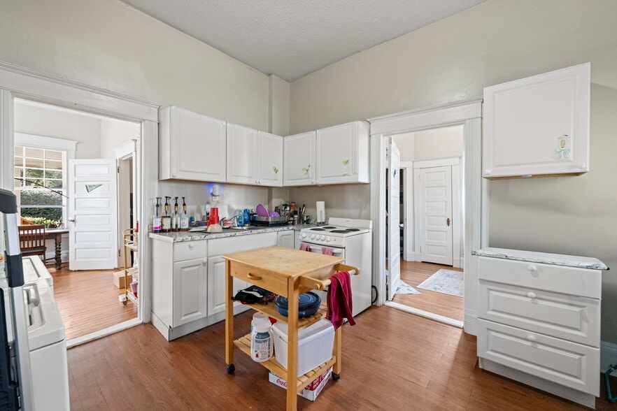 More Photos Of 1306 Flint Pl, Raleigh Multifamily For Sale