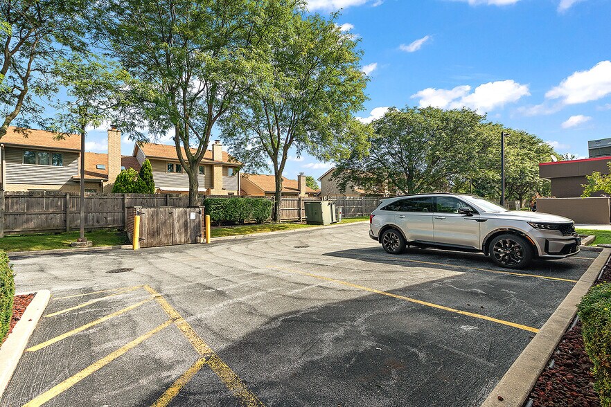 More Photos Of 7620-7632 W 159th St, Orland Park Office For Sale