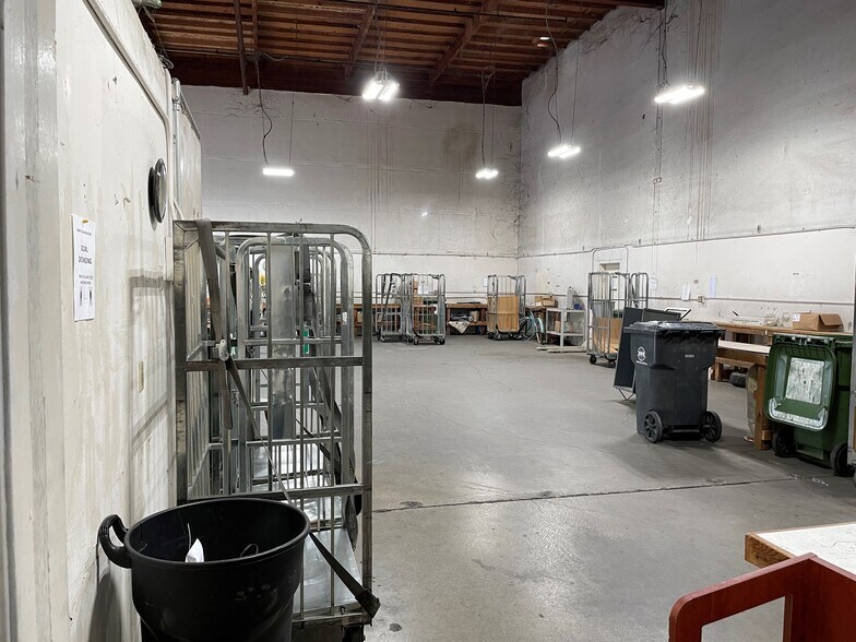 More Photos Of 720 Olive Dr, Davis Warehouse For Lease