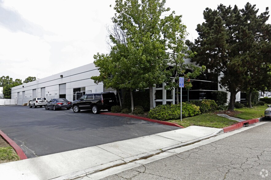 More Photos Of 2284 N Glassell St, Orange Light Distribution For Lease