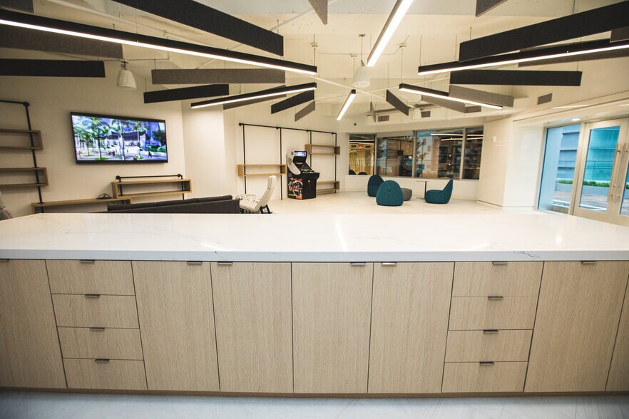 More Photos Of 1221 Brickell Ave, Miami Office For Lease