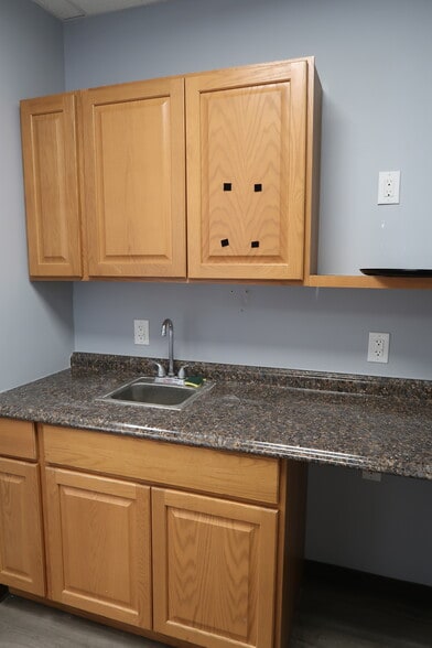 More Photos Of 4146 Main St, Flushing Office For Lease