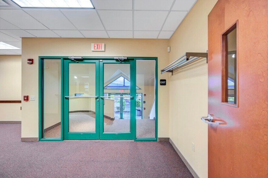 More Photos Of 1110 Clay Ave, Dunmore Medical For Lease