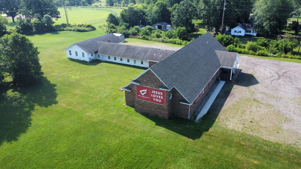 More Photos Of 811 S Oak St, Durand Religious Facility For Sale