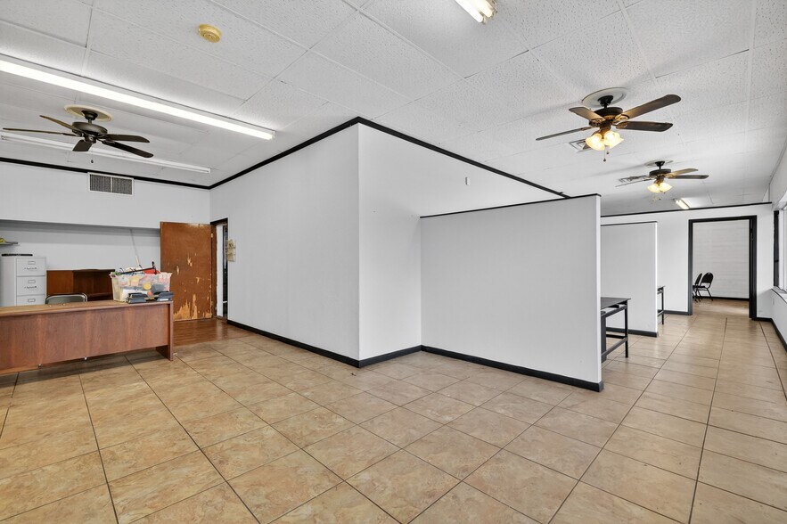 More Photos Of 1526 US Highway 441, Leesburg Auto Dealership For Sale
