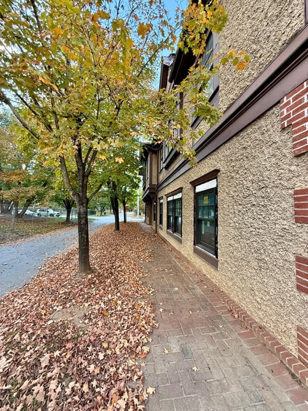 More Photos Of 12 All Souls Cres, Asheville Office For Sale