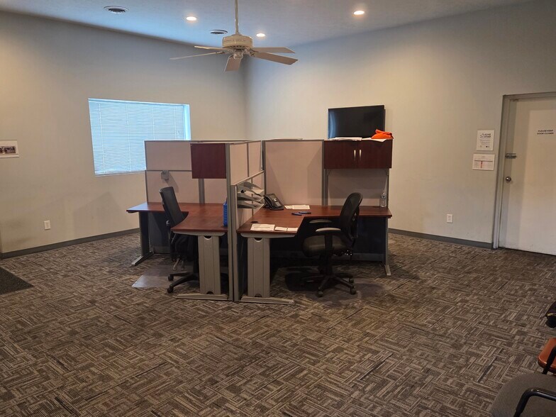 More Photos Of 1 Candy Ln, Hendersonville Distribution For Lease