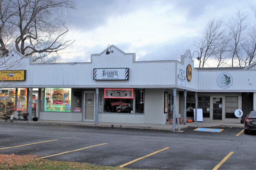 More Photos Of 1648 Taunton, Clarington Restaurant For Lease