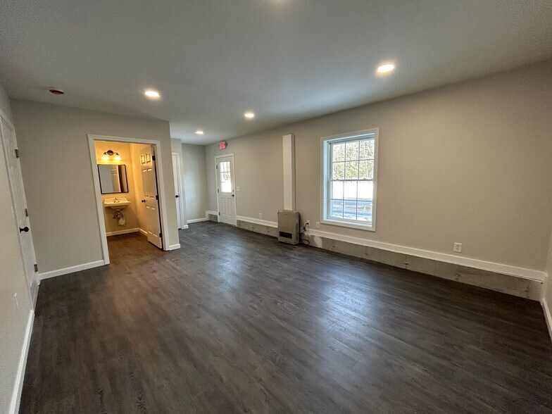 More Photos Of 20 Riverland Rd, Canterbury Flex For Lease