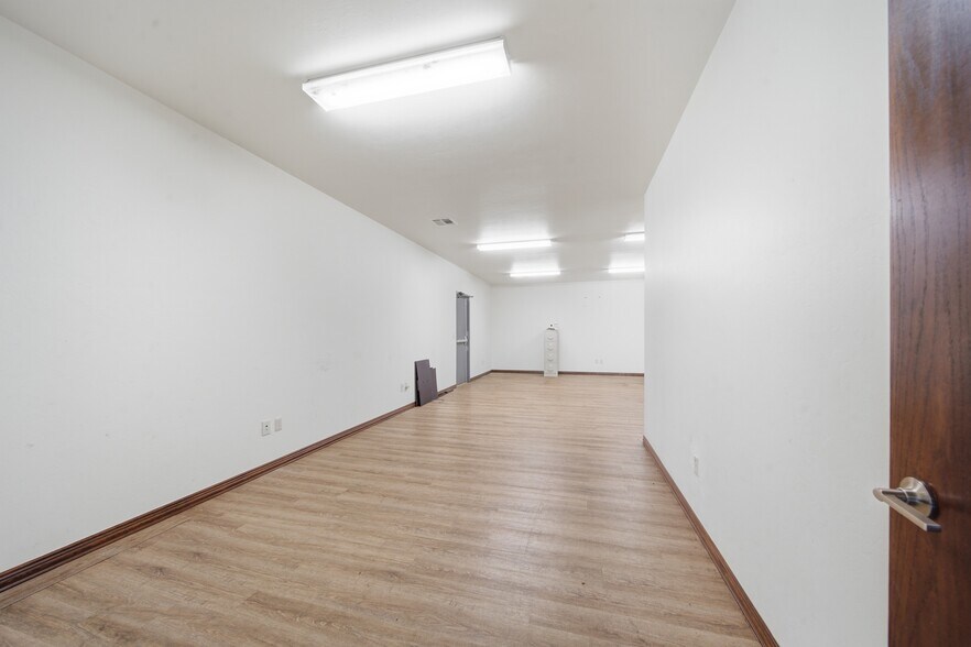 More Photos Of 370690 E Old Highway 64, Cleveland Office For Sale