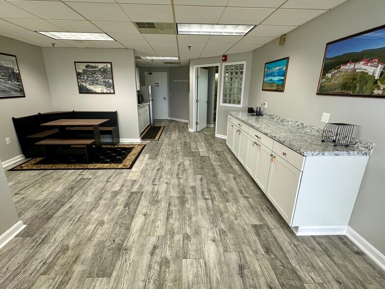 More Photos Of 1650 Elm St, Manchester Medical For Sale