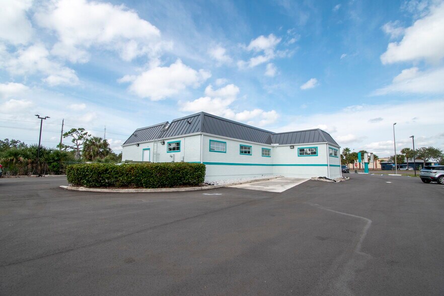 More Photos Of 4535 Tamiami Trl, Port Charlotte Office For Lease