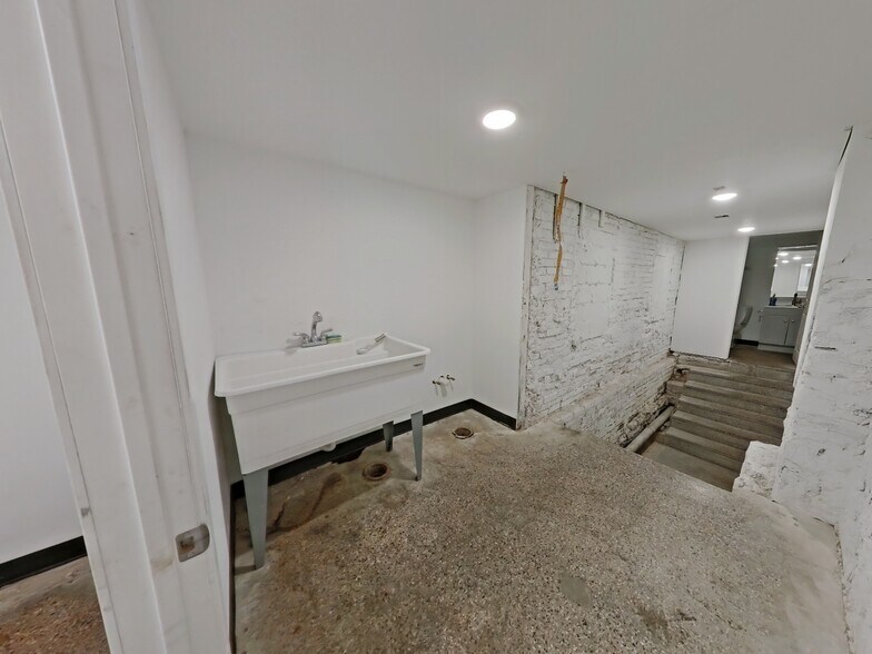 More Photos Of 1537 Deal St, Philadelphia Office For Sale