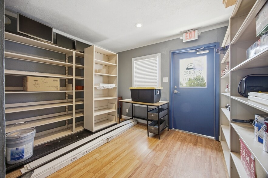 More Photos Of 306 N Center St, Forney Office For Lease