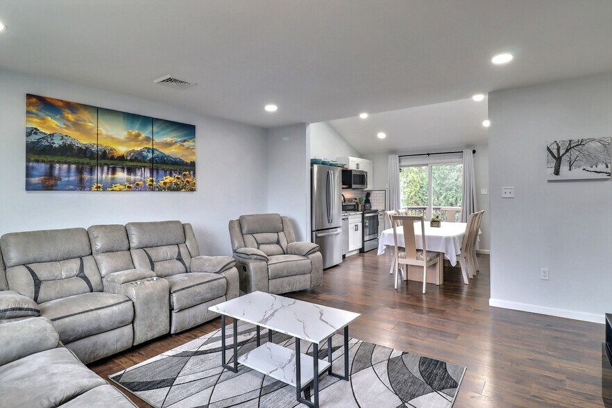 More Photos Of 3360 PA-940, Mount Pocono Specialty For Sale